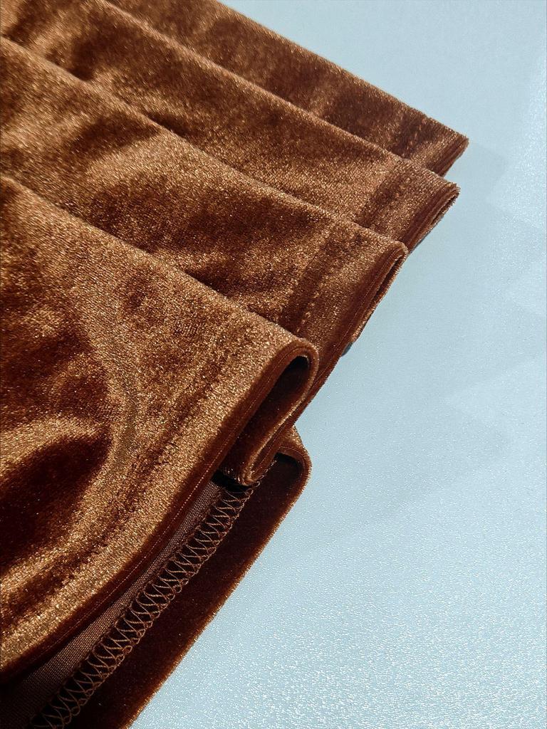 Autumn/Winter 2025 European French Retro V-neck Velvet Ruffle Dress