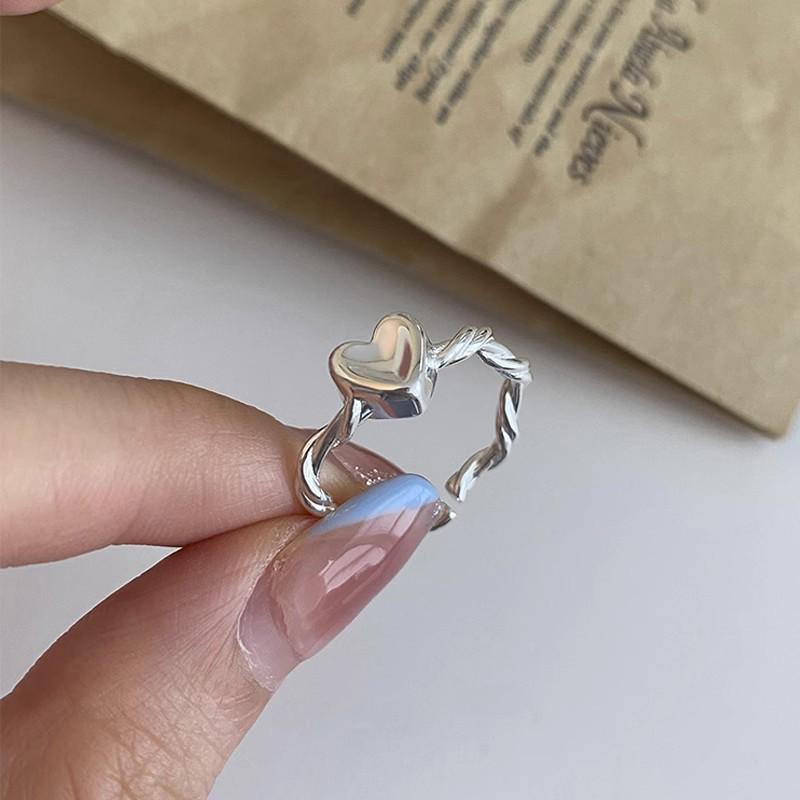 Adjustable Minimalist Heart Ring for Women - Simple, Fashionable Design