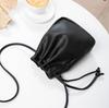 NICE SELECTION Mini-Kordelzug-Umhängetasche für Damen, Mini-Tasche, Kordelzug-Umhängetasche mit Smartphone-Tasche, Stilvoll, 2-Wege, Crossbody oder Umhängen
