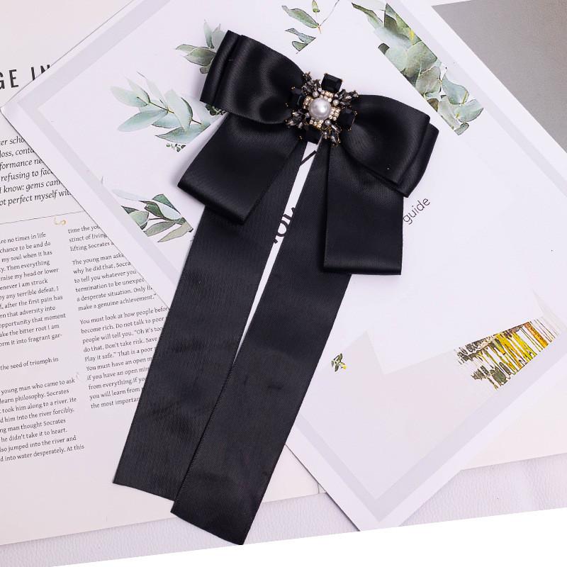 Elegant Butterfly Bow Tie For Women And Men With Alloy Material And Handcrafted Style
