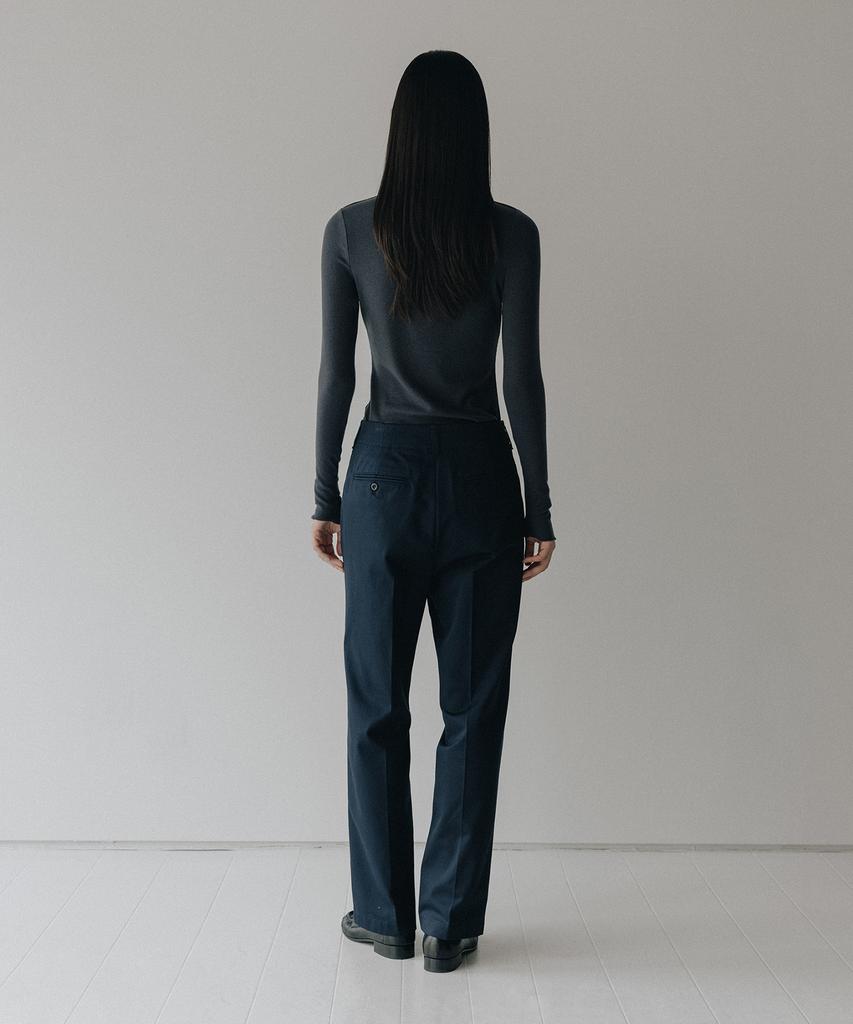 Beullaengkeulumumeon Letters Roll Neck_Charcoal Navy