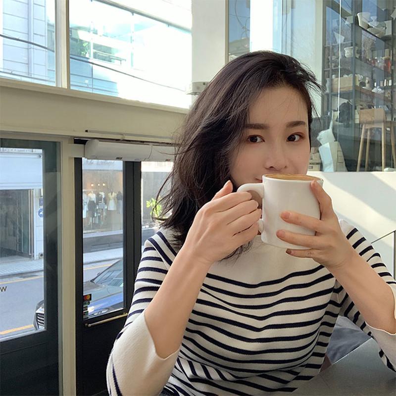 Women's Striped Knitted Sweater - 2025 Autumn/Winter Slimming Pullover, Fashionable Sweet Outerwear.