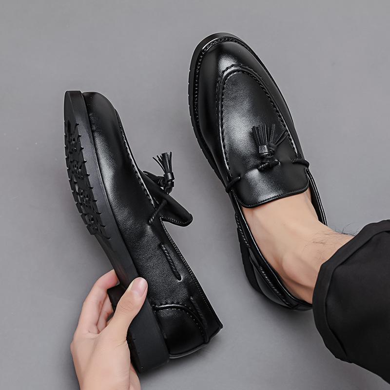 British Large Size Fringed Lazy Person One-pedal Loafers Men's Business Casual Leather Shoes Driving Shoes Youth Shoes