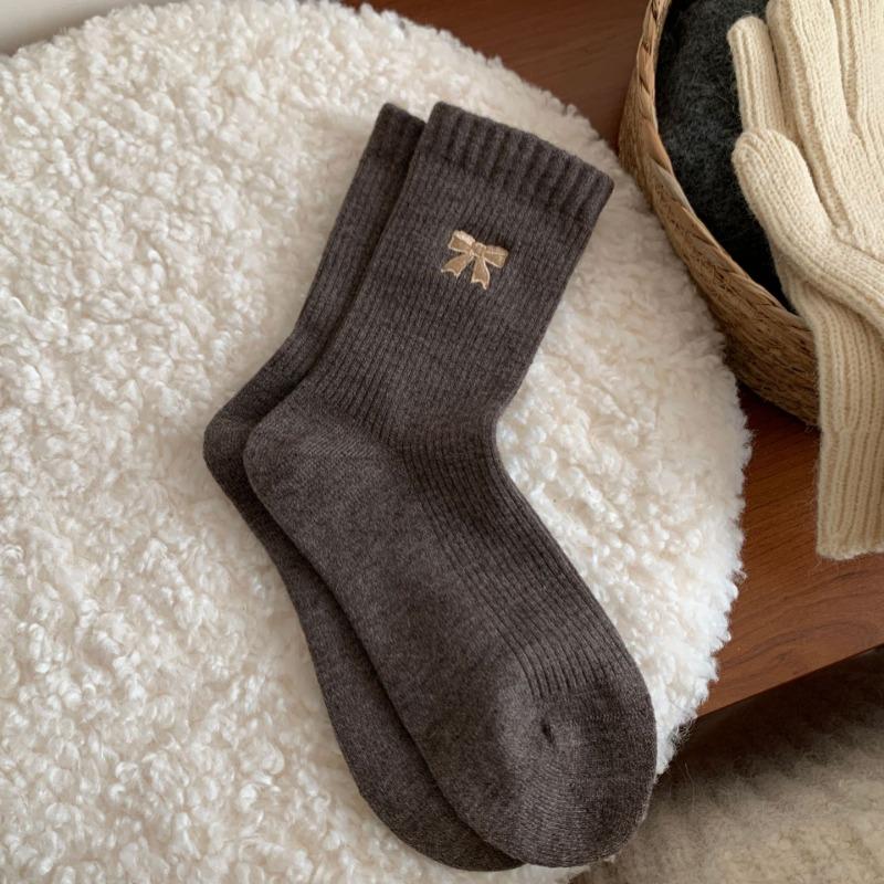 Female Autumn and Winter Thickened Warm Bowknot Boneless Tube Pile Socks