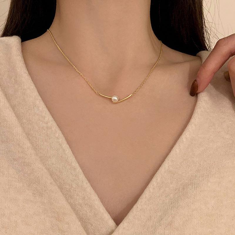 Korean High-End Pearl Pendant Necklace for Women - Elegant and Unique Design