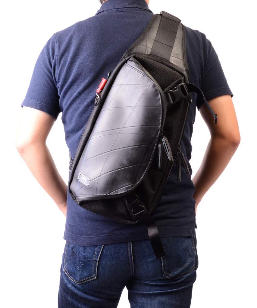 SEAL Men's Expandable One-Shoulder Bag, Waterproof, Large Capacity, Crossbody Bag, Made In Japan, PS-153BK