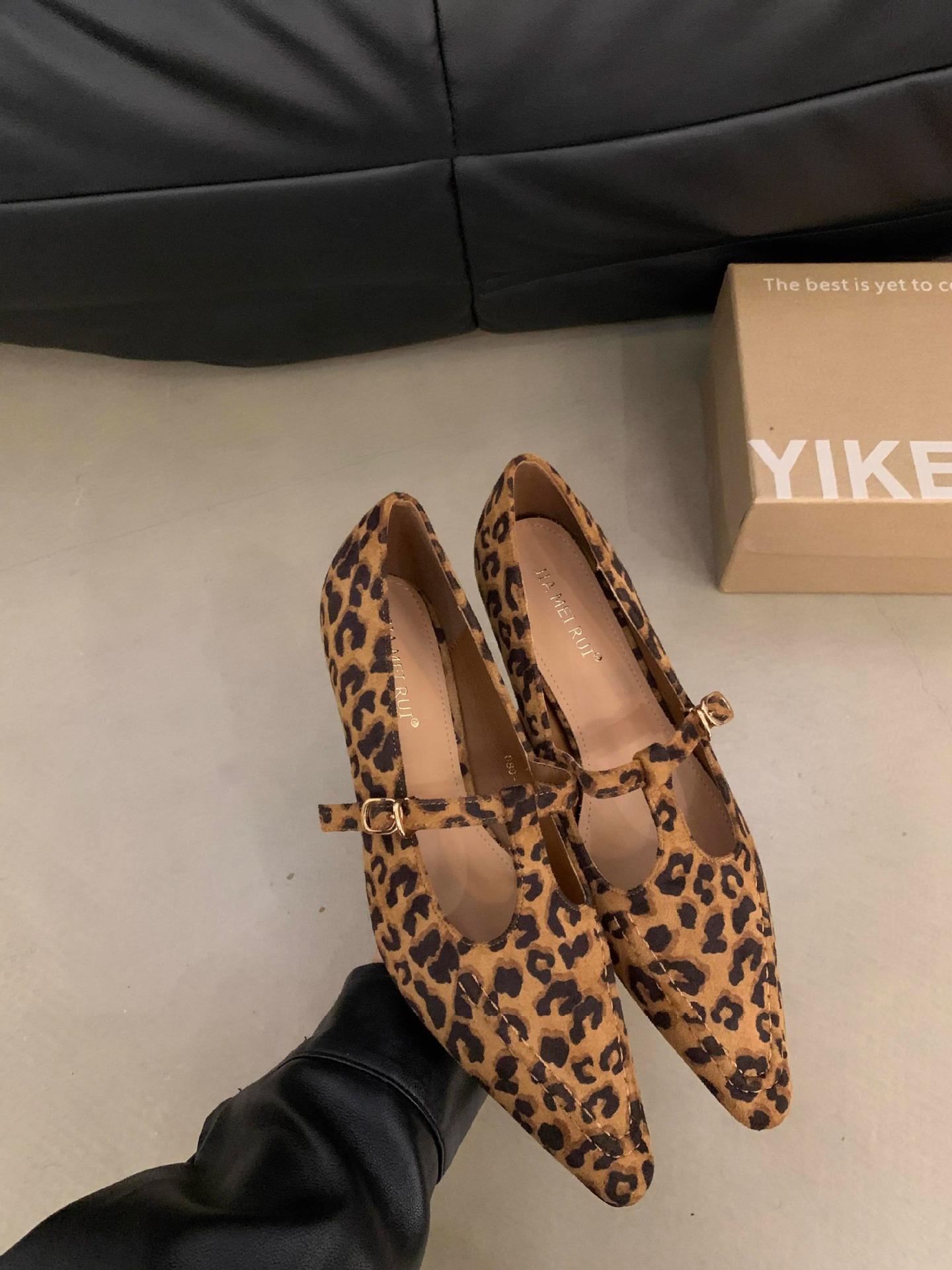 

Niche pointed leopard print Mary Jane single shoes women s shoes 2025 new French low-heeled retro suede commuter ladyshoes 39 цветной печати леопарда