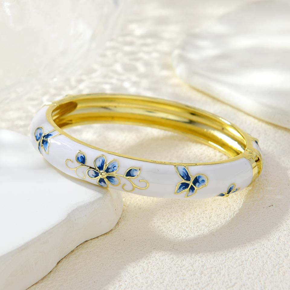 White Blue and White Cultural and Creative Enamel Craftsmanship with National Style