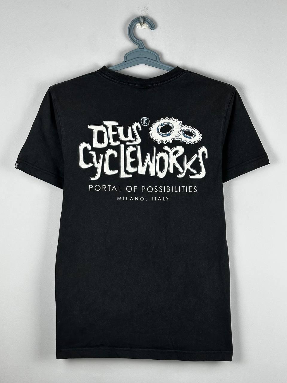 Deus Ex Machina Big Logo T-Shirt Black Streetwear Size M Unisex T-Shirt S