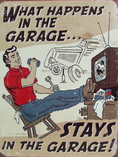 

WHAT HAPPENS IN THE GARAGE Retro Metal PlaqueSign Pub Bar Man CaveAluminum 20x30cm（7.8x11.8inch）