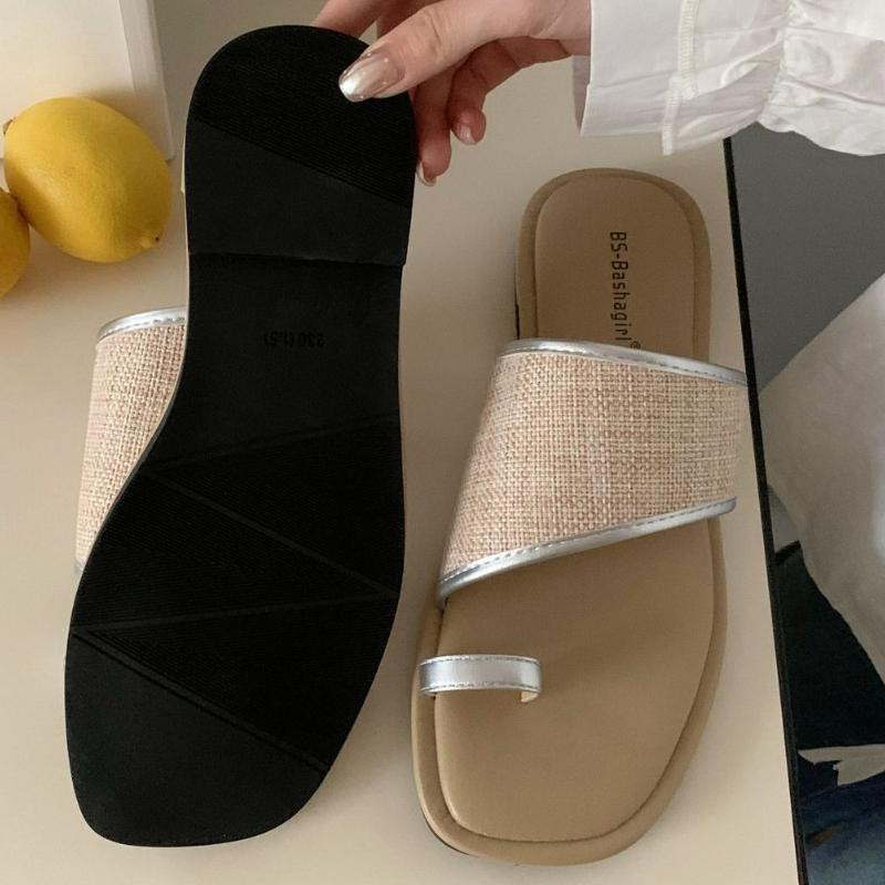 Fashion Fashion Weave Clip Toe Flat Sandals Women Summer Comfortable Low Heel Designer Shoes Simple Non-slip Vacation Beach Casual Shoes