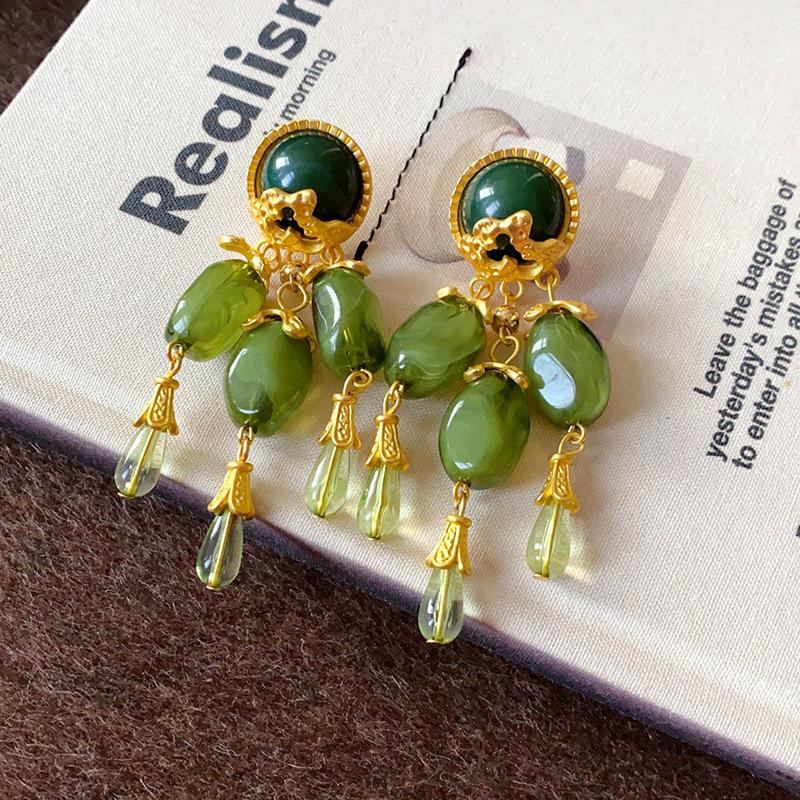 

Vintage medieval silver needle olive green fringed earrings retro fashion exaggerated earrings unique temperament jewelry women