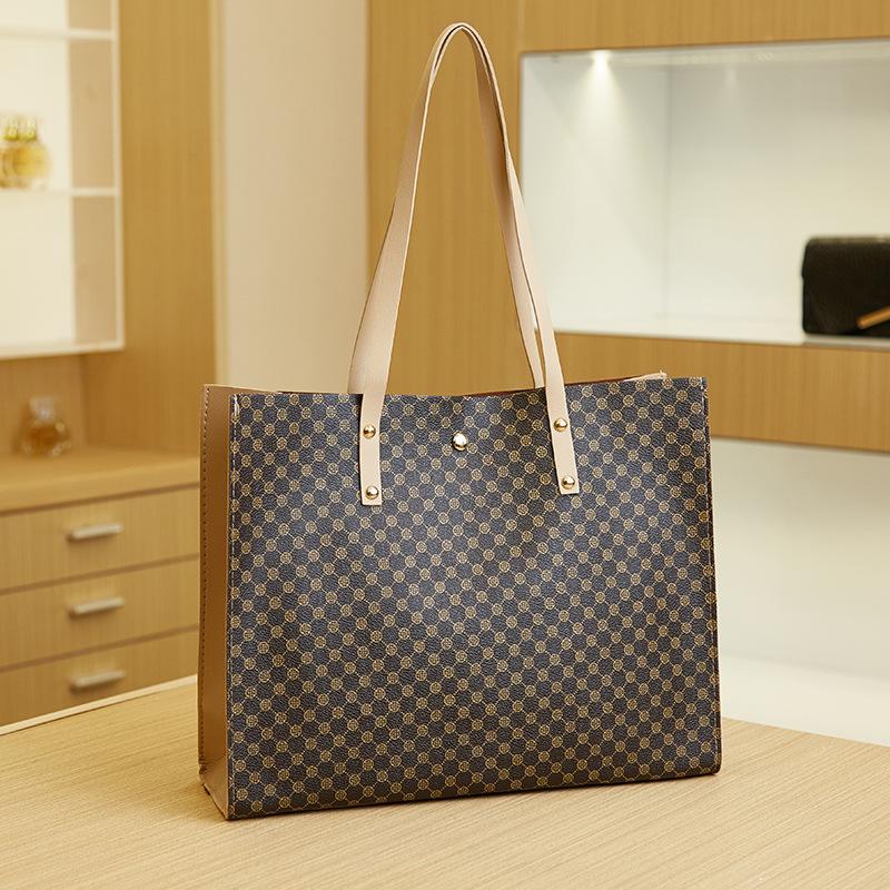 Women s Handbag Simple Casual Four Leaf Clover Printed Tote Bag Large Capacity Crocodile Pattern Embossed Armpit Bag