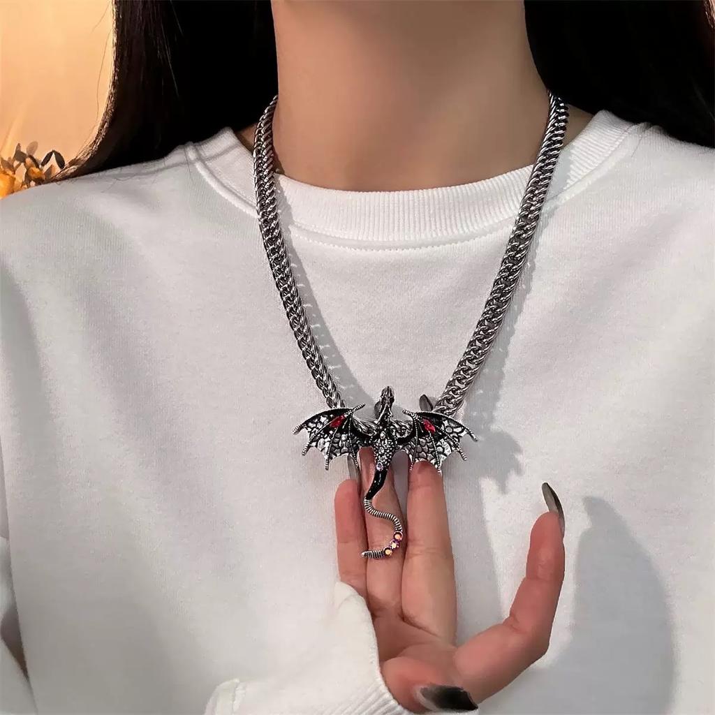 Heavy Industry Exaggerated Feilong Necklace Personalized Spice Girl Subculture Hip Hop Collarbone Chain Necklace Accessories