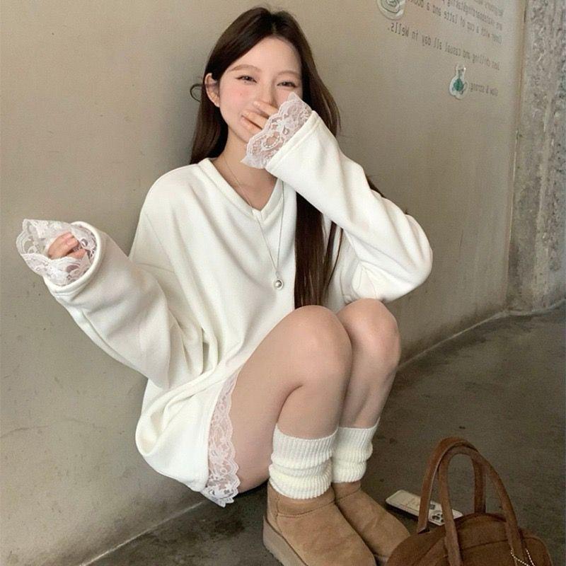Women's Long-Sleeve Lace Patchwork Velvet T-Shirt - Double-Sided, Slimming, Warm, Autumn/Winter.
