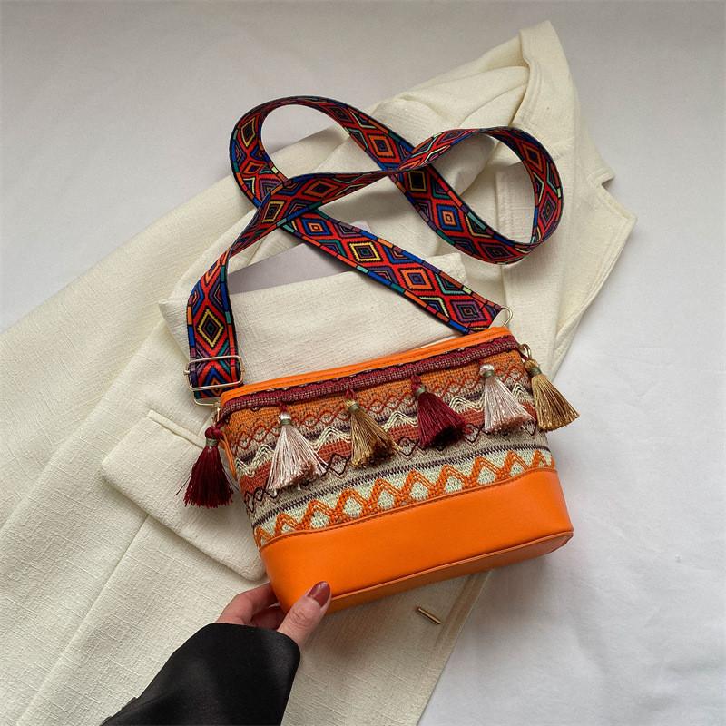 

Chic Ethnic Patterned Canvas Handbag For Women Perfect For Daily Use And Casual Outings помаранчевий