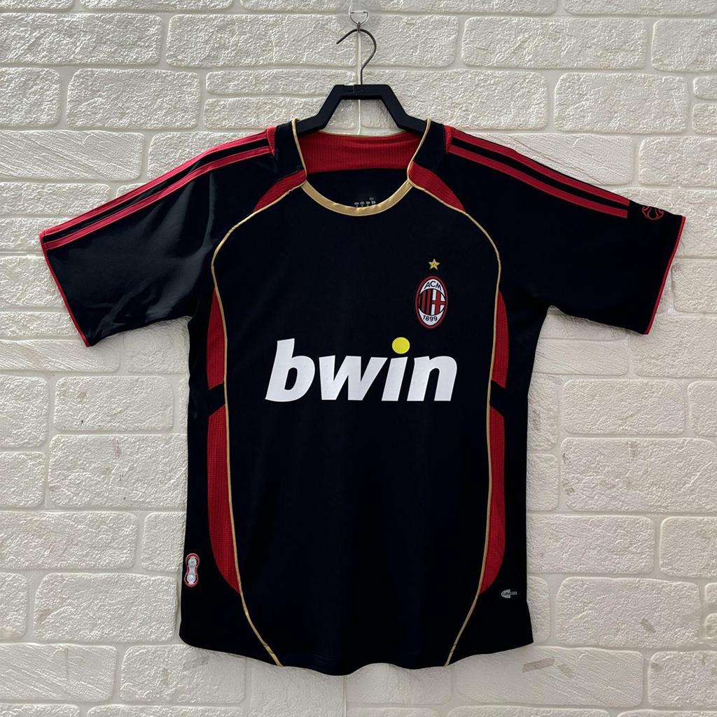 Arsenal '05-'06, Liverpool '06-'07 & AC Mailand Kaka, Henry & Gerrard Retro Trikot Kurzarm