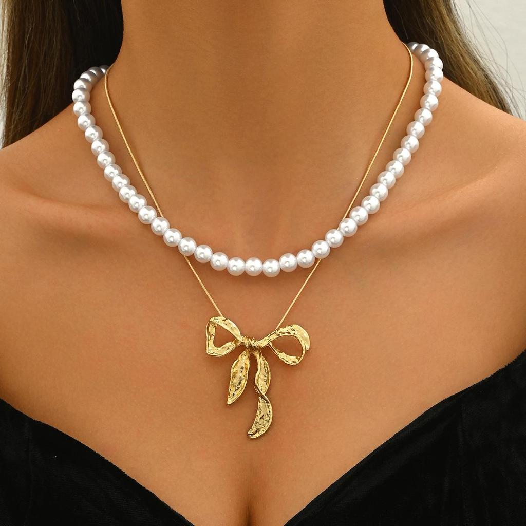 Elegant Faux Pearl & Metal Bow Pendant Necklace for Women