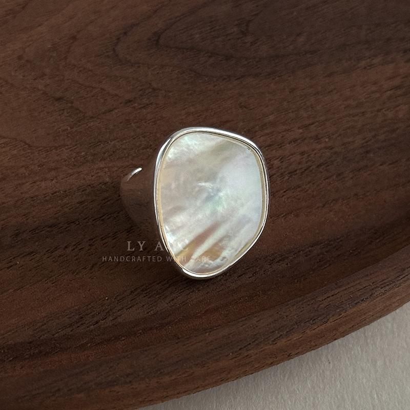 Natural Texture Fritillary Round Index Finger Ring Shell Light Luxury Ring Niche Design High Fashion Personality Versatile