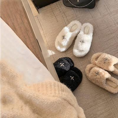 Wool Version October Snow Su Yinyin, the Same Warm Cross with Thick Bottom To Increase Height, with Fluffy Slippers for Women's Outer Wear