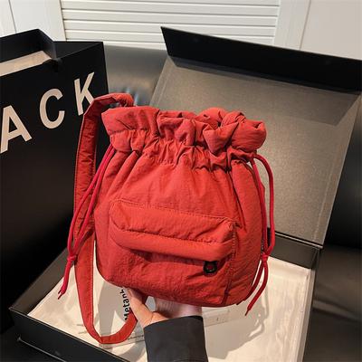 Large Capacity Nylon Bucket Bag Women's 2025 New Simple Drawstring Shoulder Bag Pleated Casual Messenger Bag