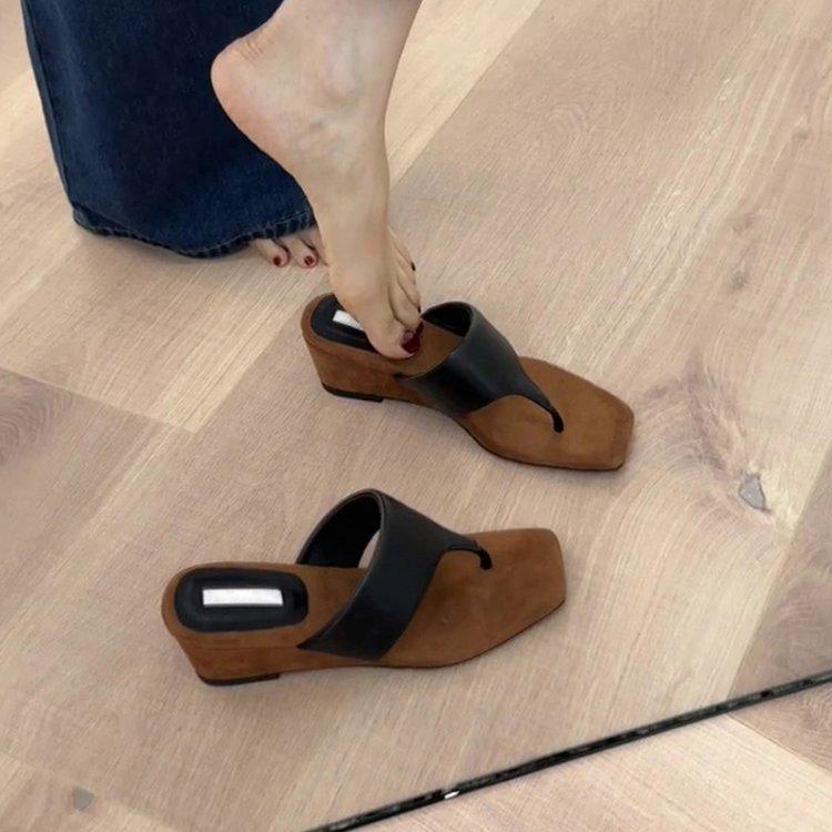 Soft Leather Version~ Thick-soled Heightened Flip-flops, Retro Minimalist Square Toe Cool Slippers, Women's Slope Heel Beach Shoes