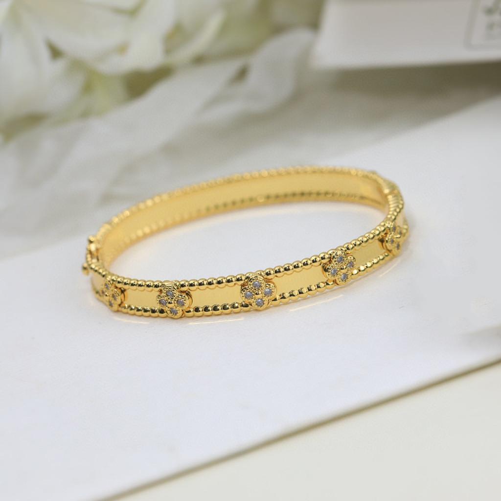 

Любовь Калейдоскоп Браслет Высококачественный Азиатский Золотой Материал Браслет Клевер Трехцветный Неаллергенный Высокое качество Для повседневной носки золотой