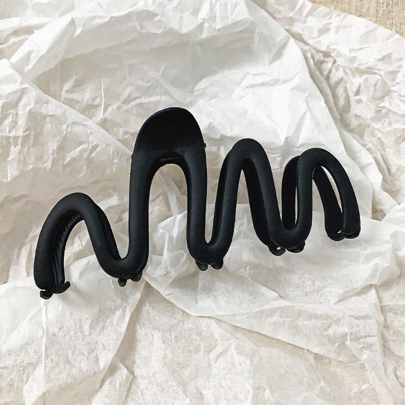 2024 Frosted Large Star Hair Clip - High-End Shark Clip Accessory for Women