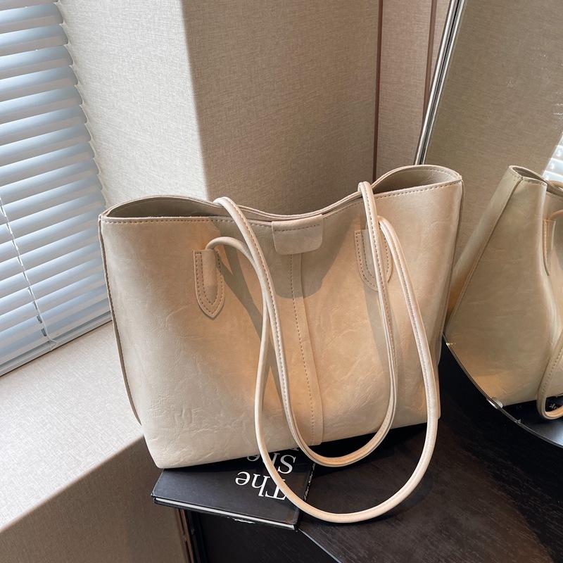 

Ретро сумка большой вместимости женская мода новая 2025 простая сумка через плечо модная премиальная сумка-тоут белый