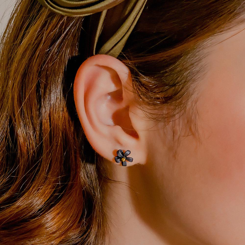 [FW] Mini Daffodil Stud Earrings