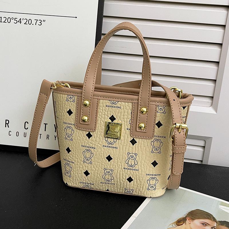 Premium Sense Small Bag Women 2025 New Niche Texture Portable Bucket Bag Versatile Vegetable Basket Shoulder Messenger Bag