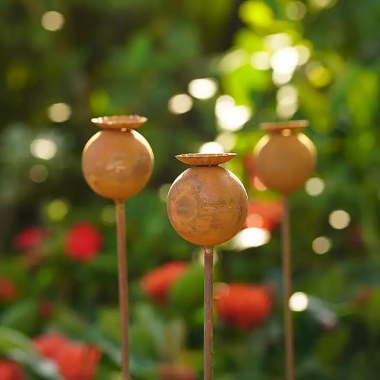 Rusty Outdoor Daisy Flower Metal Yard Stake, Rusted Iron Art Flower Garden Decoration, Weather-Resistant Garden Ornament for Lawn, Pathway, Patio, or