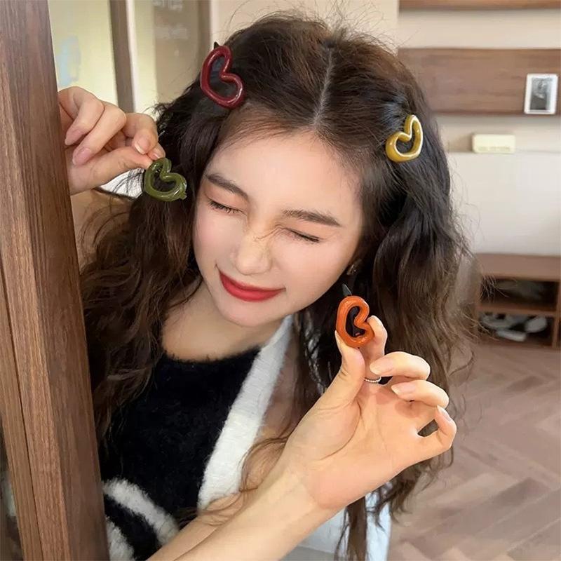4Pcs Forehead Hair Clip Child Size Loveful Side Parted Fringe Clip Hairpin Invisible Duckbill Clip Mordani Color for Girls Jewelry