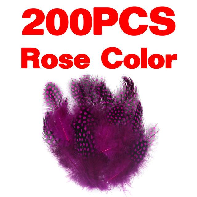 

гвинейское перо для привязывания рыбных мух, точечные ошейники, хвостовые надкрылья и щеки, трубка для привязывания мух, материал для связывания мух