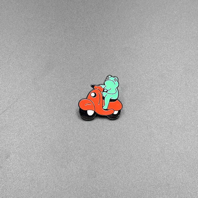 Creative Green Frog Cartoon Brooch - Funny Metal Badge