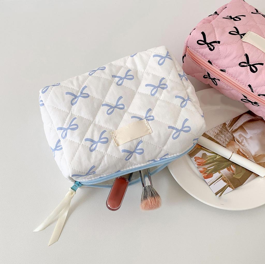 Bowknot Pattern Toiletry Holder Cosmetic Organizer for Travel or Daily Use Spacious Zippered Makeup Bag with Zippers