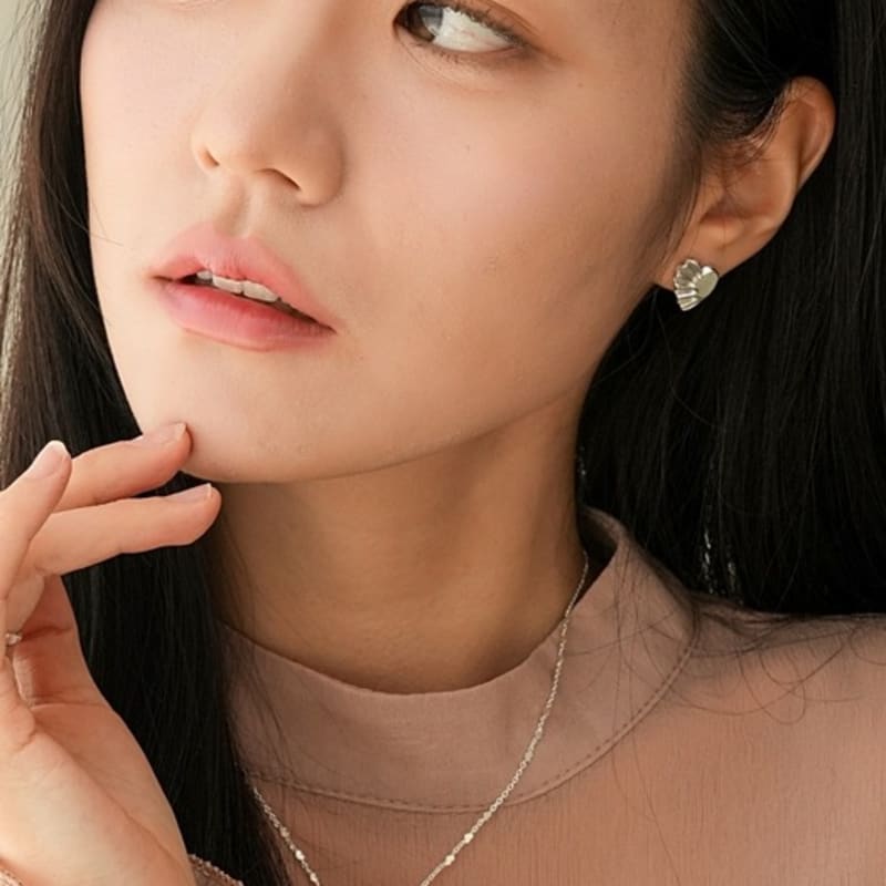 BELLOOGGI Frill heart earring