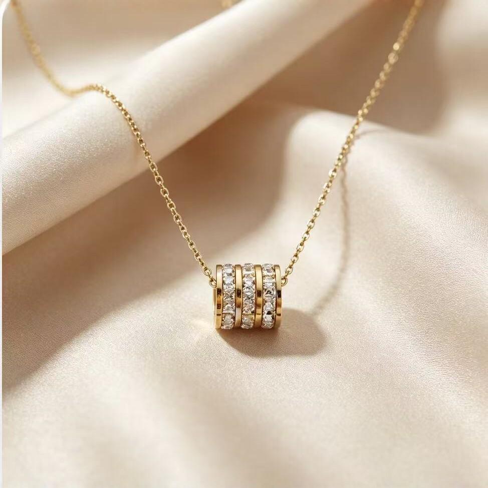 Women's Light Luxury Zirconia Inlaid Titanium Steel Pendant Necklace