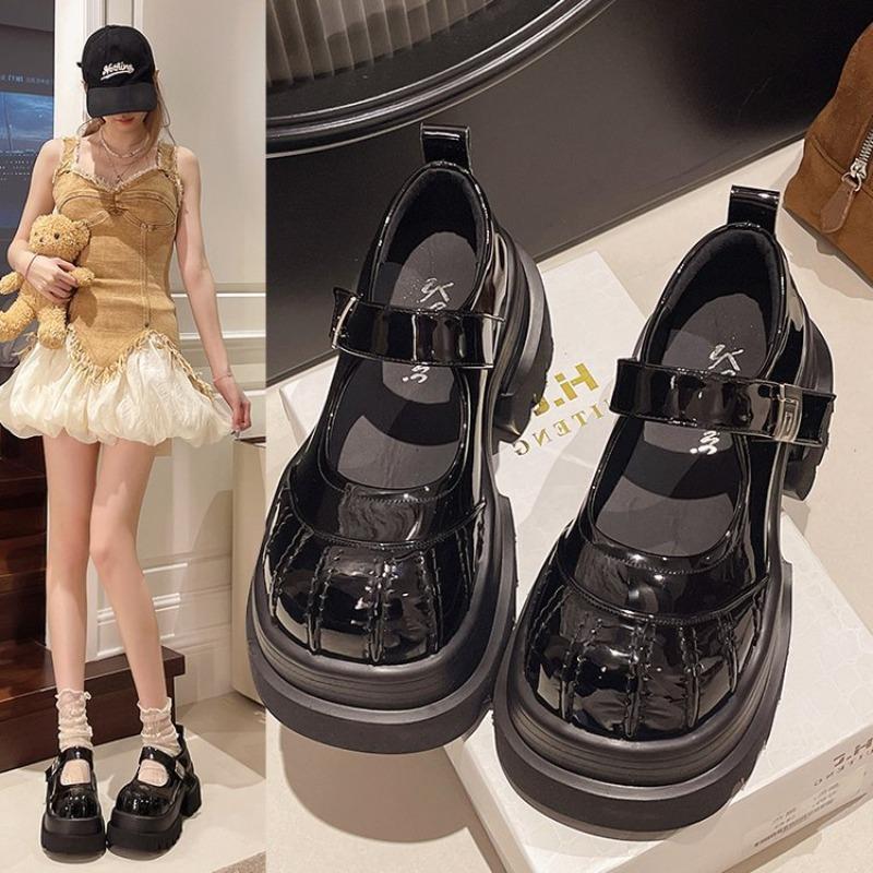 2026 Spring New Fashionable Height Increasing Thick Bottom Sponge Cake Mary Jane Shoes Women One Button Belt Skirt Single Shoes