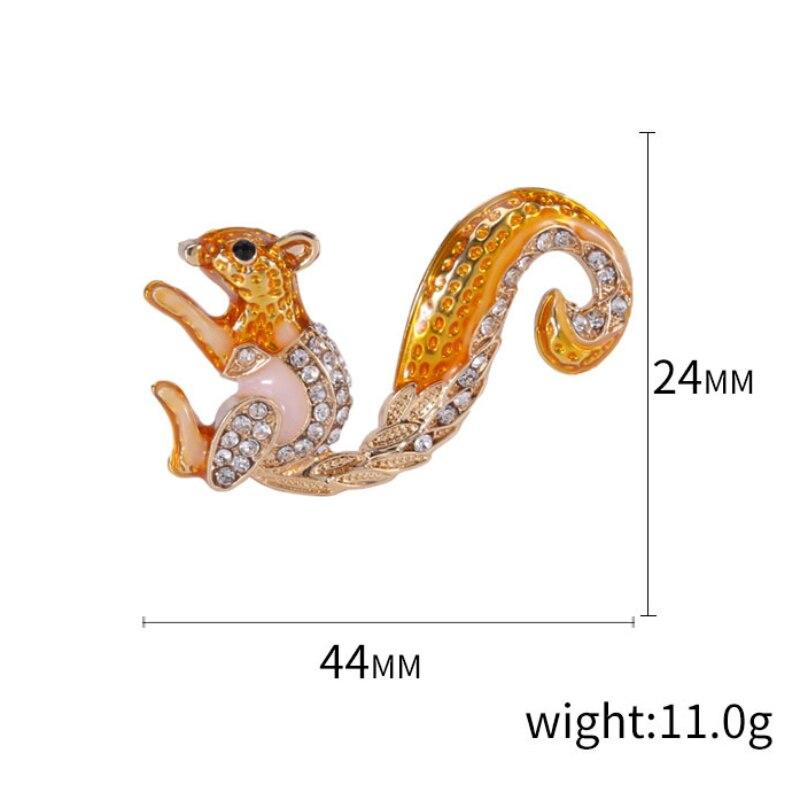 Blucome Vintage Painted Squirrel Brooches Rhinestone Delicate Brooches Women Party Corsage Overcoat Accessory Elegant Pin