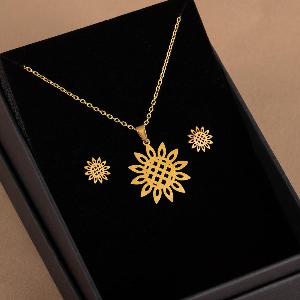 Stainless Steel Heart Necklace Set: Geometric Sunflower & Cross Clavicle Chains