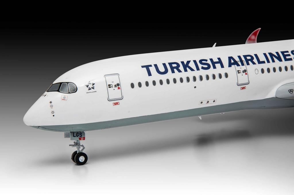 German Revell 1/144 Airbus A350-900 Turkish Airlines Plastic Model Kit 03773 (Airplane)