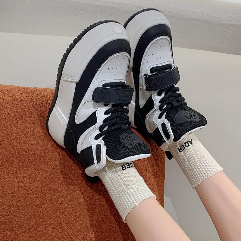 2024 New Running Shoes Women's High Top Thick Sole Comfortable Sports Shoes Outdoor Solid Color Women's Casual Skateboard Shoes