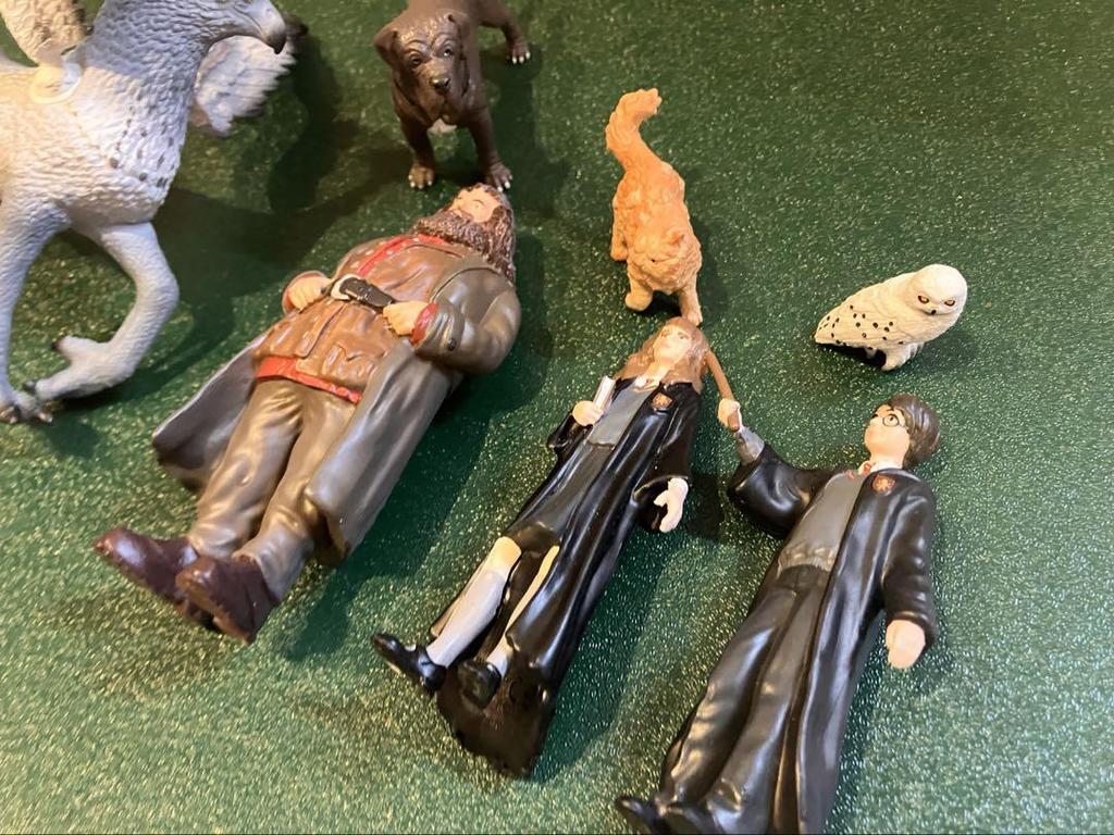[USED] Harry Potter overseas figures