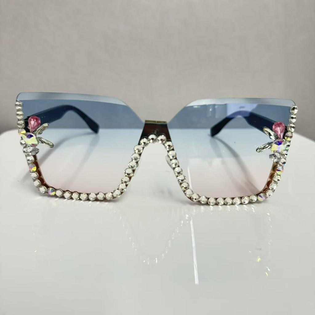 New integrated sunglasses, European and American personalized rimless glasses, large frame one-piece diamond-encrusted sunglasses for women