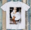 Marilyn Monroe Scène van Haar Opwaaiende Rok Grappig Unisex Cadeau T-shirt M1336