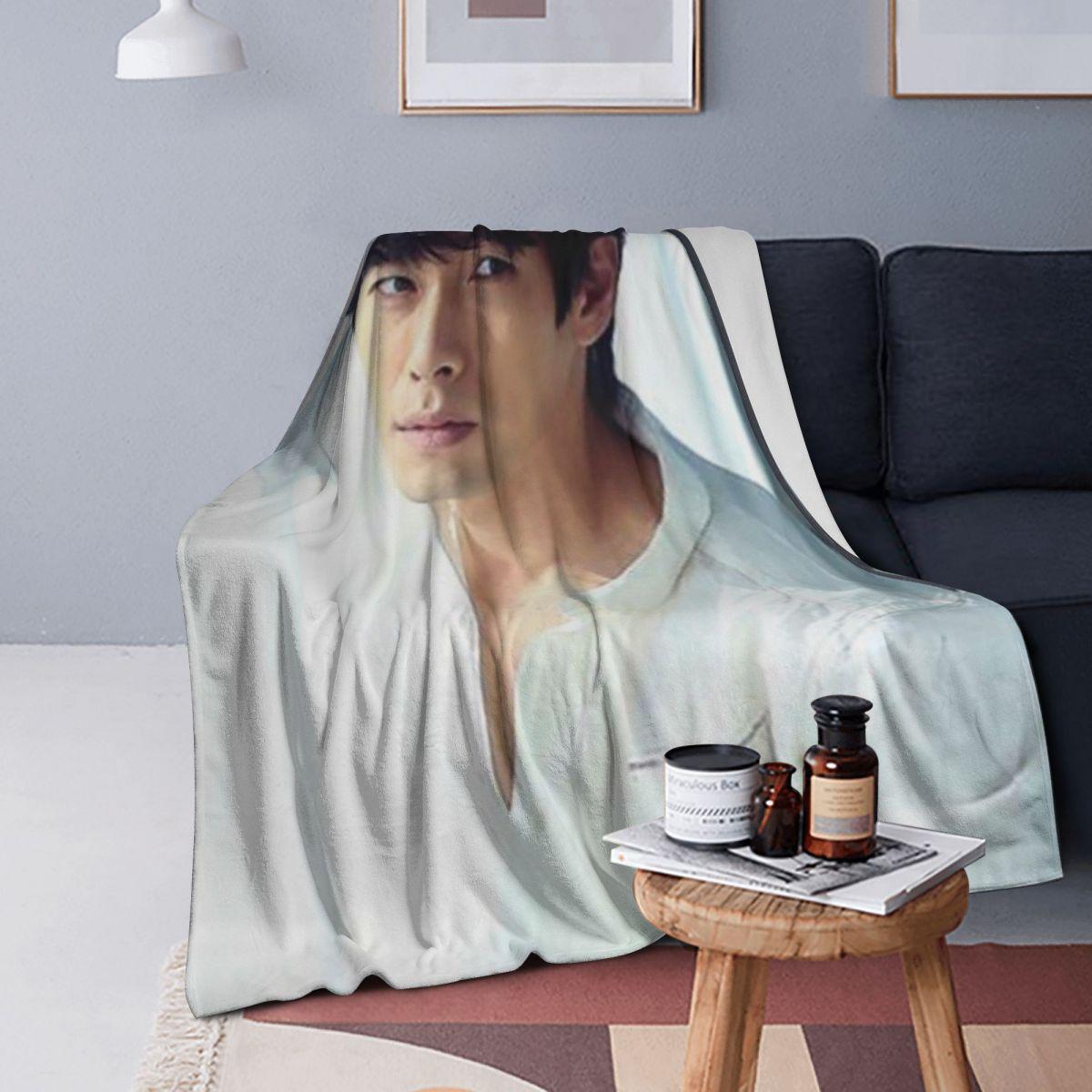 Hyun Bin Kpop Blankets Soft Warm Flannel Throw Blanket Cover for Bed Living Room Picnic Travel Home Couch 75X95CM
