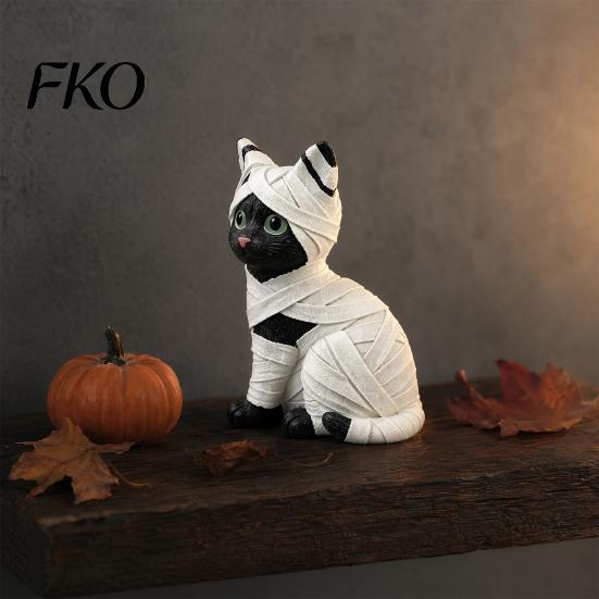 Horror-themed Decor Mummy Black Cat Resin Figurine, Halloween Kitten Statue with Big Eyes & Wrapped Bandages, Sculpture Cute Desk Shelf Ornament