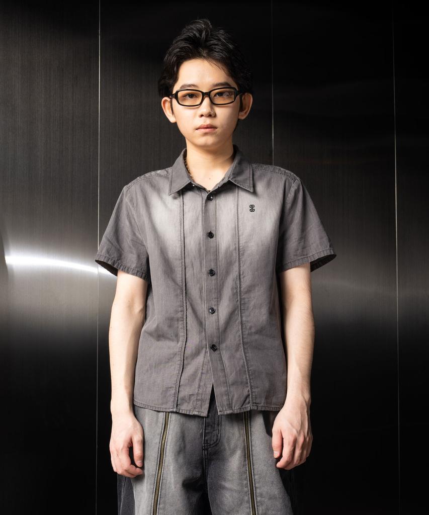IUGAMAKARAS Washed Denim Half Shirt (Gray)