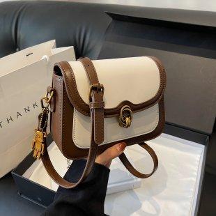 2026 new retro-feeling niche Mori underarm small square bag women's bag versatile winter shoulder messenger bag